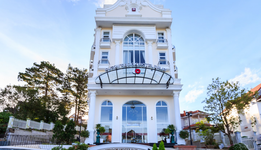 Capital O 585 Saigon’s Book Dalat Hotel với kiến trúc Châu Âu sang trọng tại Đà Lạt